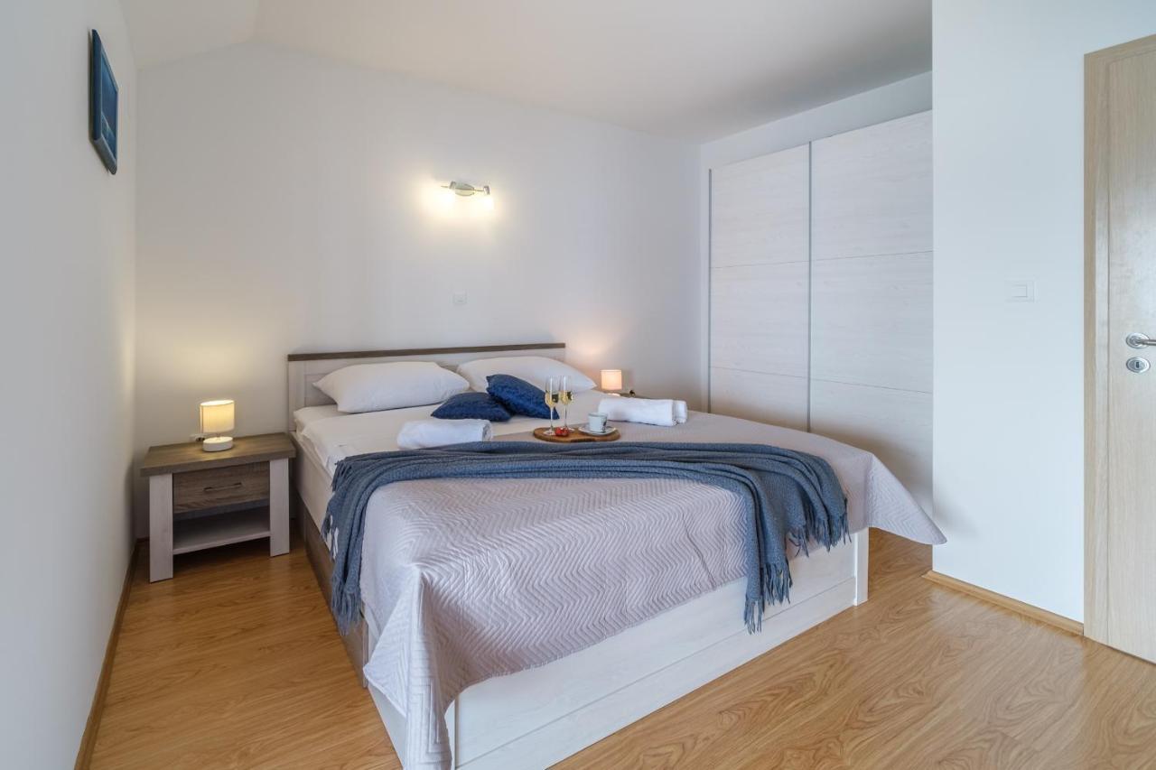מורביצה Rooms Plaza Divuje מראה חיצוני תמונה